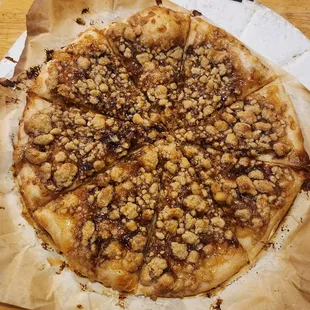 Apple pi dessert pizza pie. This was really good!! Delicious!
