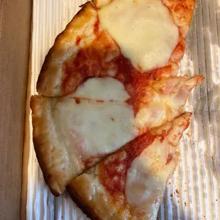 GF margarita pizza- notice anything missing?