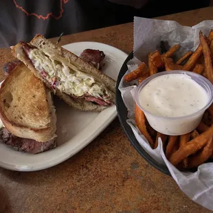 Pastrami coleslaw &amp; sweet potato fries