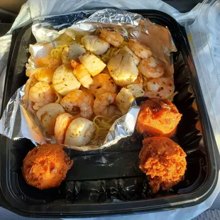 Broiled combo shrimp and scallops