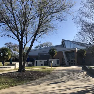 Walkway leading to Ray's Splash Planet.