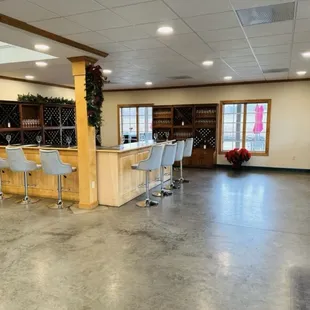 Another tasting bar pic!