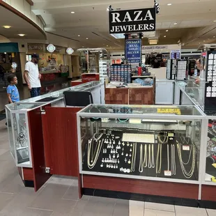 Raza Jewelers
