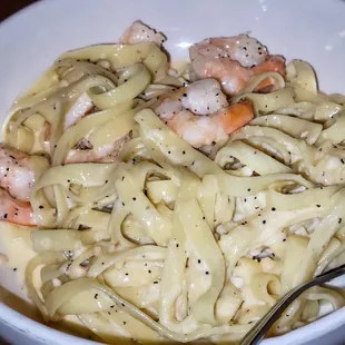Fettuccine Alfredo w/ Shrimp