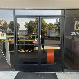 Hours could use an update - 4pm Saturday and its closed