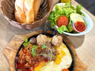 SIP Coffee & Restaurant