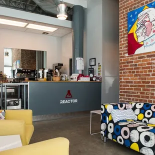 Main counter, relaxed seating.