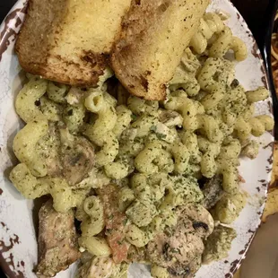 Cavatappi with chicken breast