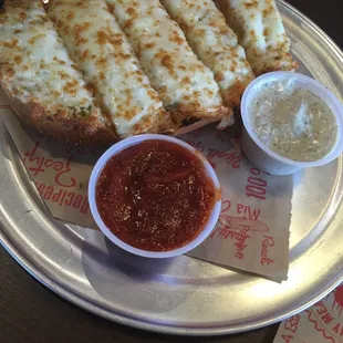 Garlic Cheese bread. Delicious 10/10 and a must have with the garlic ranch sauce.