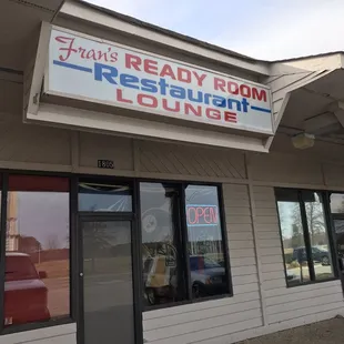 the outside of a restaurant
