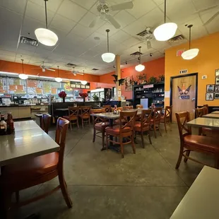 the interior of a fast food restaurant