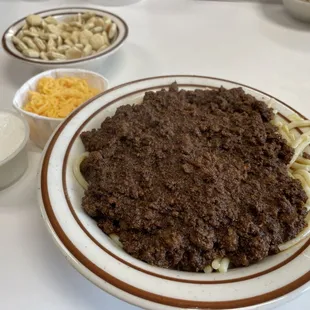 Chili with spaghetti