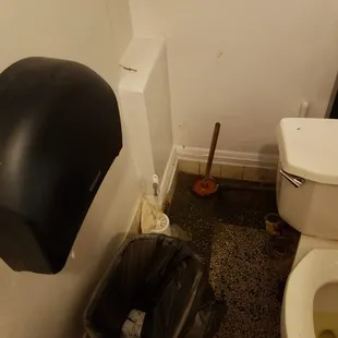 The chili was really good,like super awesome  The scene in the bathroom was middling at best.  5 stars cuz I liked the chili