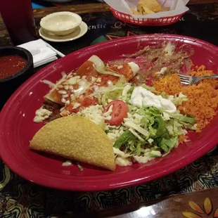 a plate of mexican food