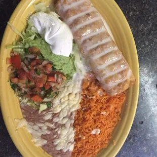a plate of mexican food