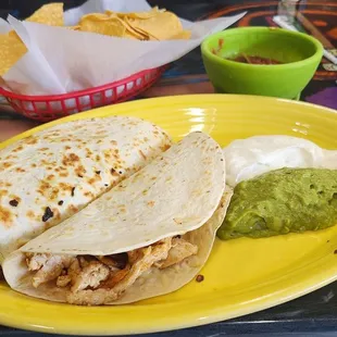 Quesadilla (one chicken one steak)