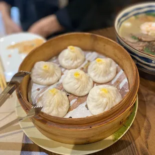 Steamed Pork Buns with Crab Meat