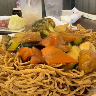B2 seafood veggies on deep-fried egg noodles.