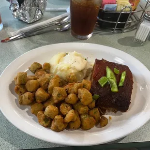 Mama&apos;s meatloaf