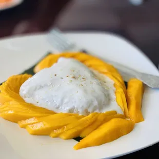 This is the best Mango Sticky Rice I&apos;ve ever had. The customer service is 5-star.