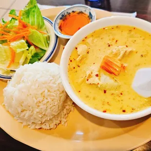 Yellow Curry w/ Chicken, lunch special $10.