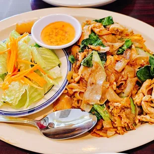 Pad See Ew, lunch special $10 - soooo good!