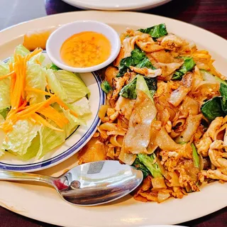 L2. Pad See Ew Lunch Special