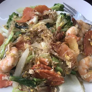 3. Pad Woon Sen Noodles