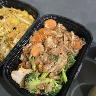 Pad See Ew w/ chicken, spicy