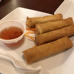 egg rolls. nom!