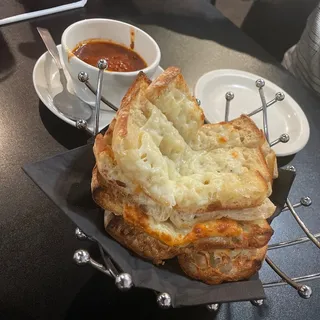 Cheese Bread with Marinara