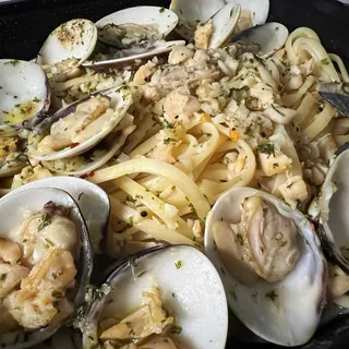 Linguine and Clam Sauce