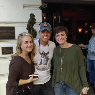 Dustin Lynch taking the time to take a photo with two of our guests! Thanks, Dustin!