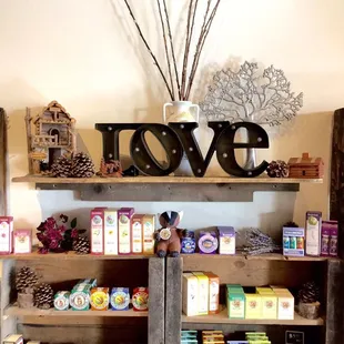We love organic brands that love our planet!