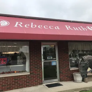 a statue of a man on a horse