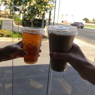 Peach iced tea and iced chai vanilla latte. Yummy!