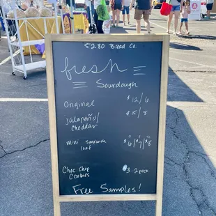 5280 Bread Co - Their jalapeño cheddar sourdough bread which I sampled was so delicious!