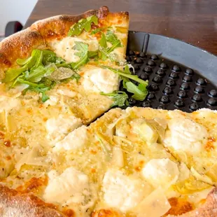 12&quot; Four Cheese White Pie with artichoke and arugula on half