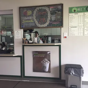 Small coffee bar, but does Mililani Mauka proud and doesn't have the crowds that Mililani Mauka Starbucks has