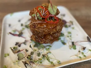 Labyrinth Bar & Kitchen
