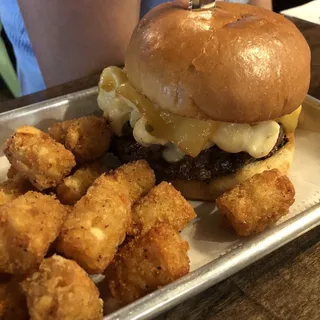 Mac Me Feel Gouda Burger