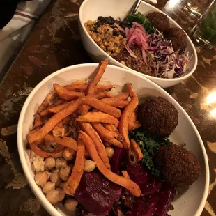 Tom Cruise on the left and Super Bowl on the Right + a side of falafel on each plate ! #UNiiTYWorldwide