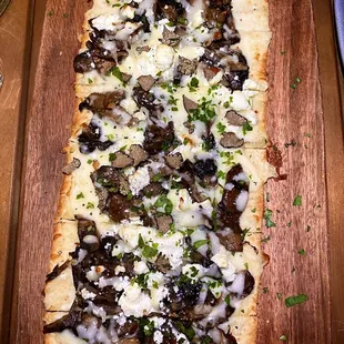 Flatbread with mixed mushrooms