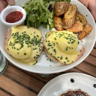 Eggs Benedict