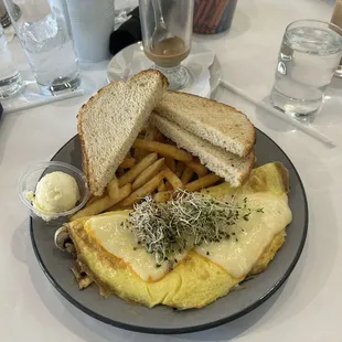 Spinach and sprouts omelet