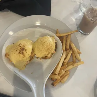Seafood eggs Benedict