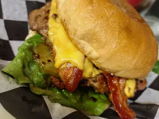 Double Drop Bar & Grill