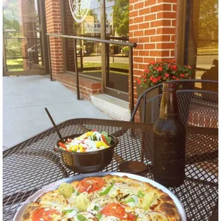 outside, pizza
