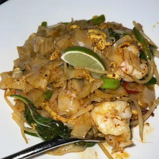 Wok Fried Hor Fun Thai Style - ------