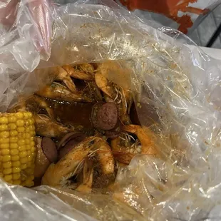 1lb shrimp with all mix seasoning.